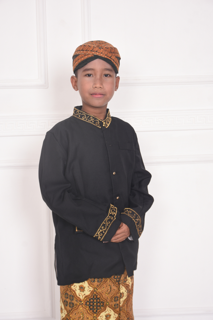 https://daffaraihansyarif.khitanan.id/dirmember/00000001/arifin79/photo-9942-7642-l-202307201041.jpg